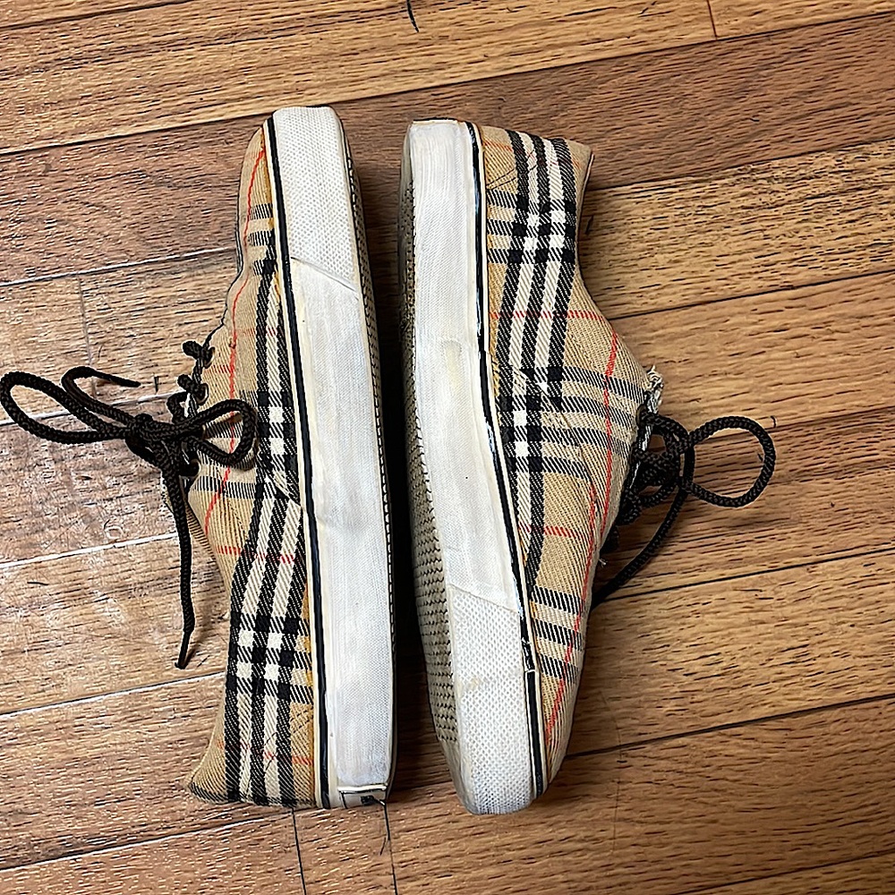 🧡 Burberry 🧡 - Picture 2 of 8